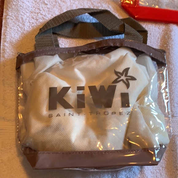 Saint Tropez Kiwi Toiletry/Make Up Plastic Bag - Picture 3 of 10